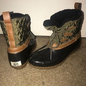 Duck boots